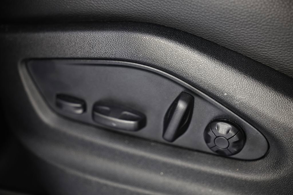 Certified 2025 Porsche Cayenne AWD/4WD image 24