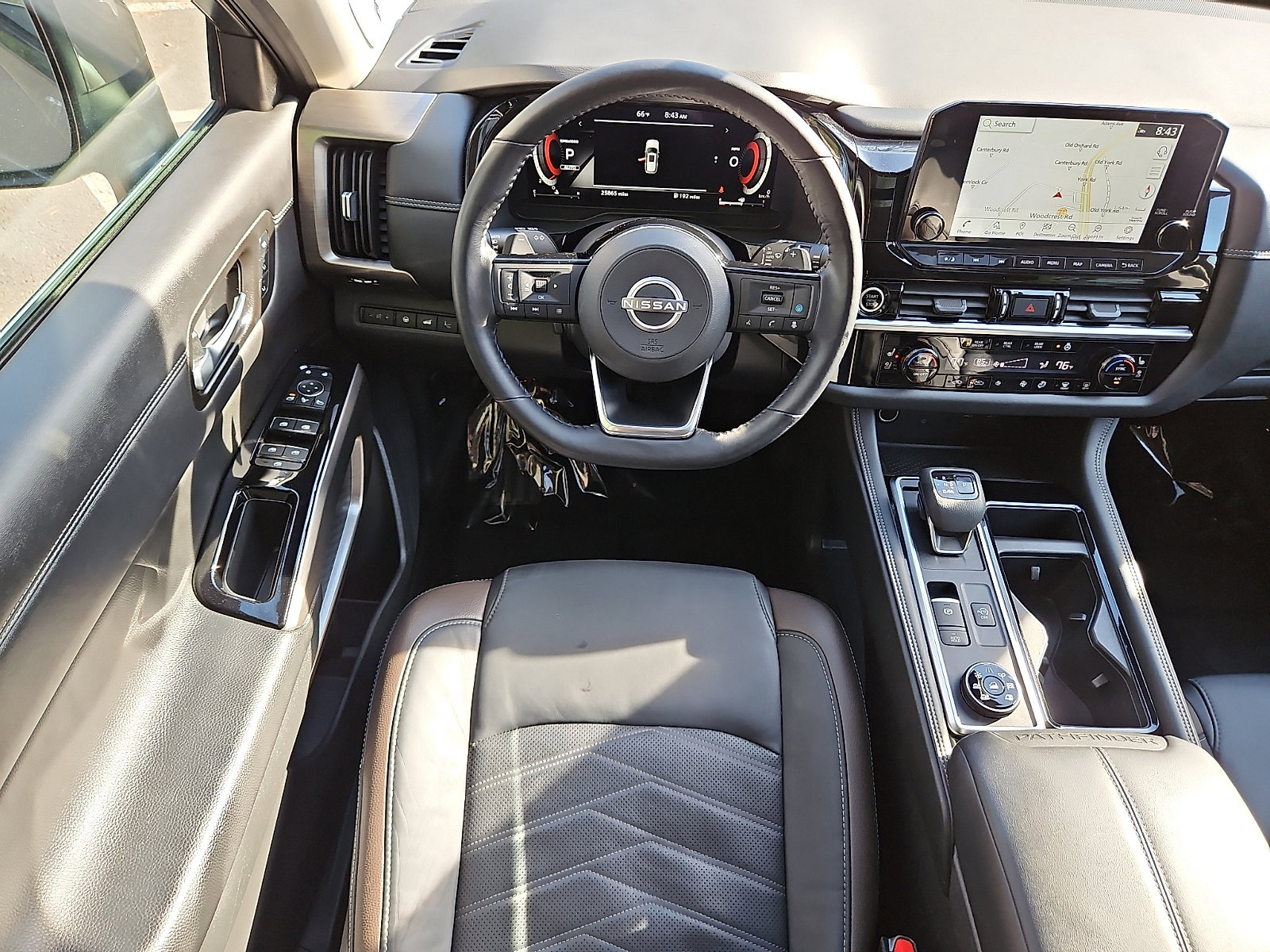 Certified 2023 Nissan Pathfinder Platinum w/ Black Appearance Package AWD/4WD image 10