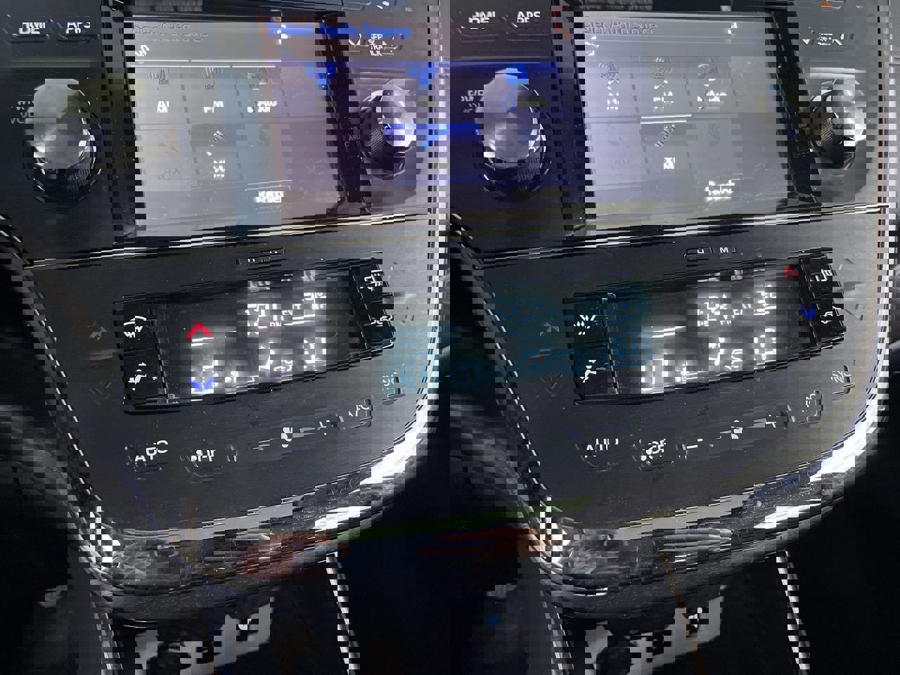 Used 2017 Toyota Avalon XLE Premium w/ All Weather Liner Package image 16