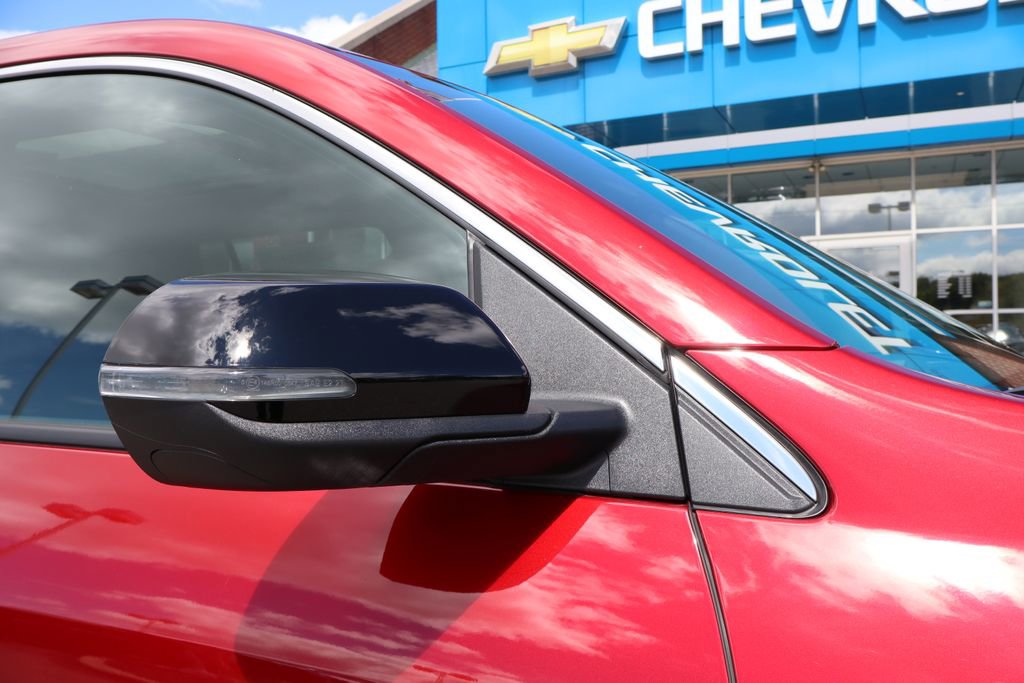 New 2025 Chevrolet Traverse LT w/ Sun and Wheel Package image 2