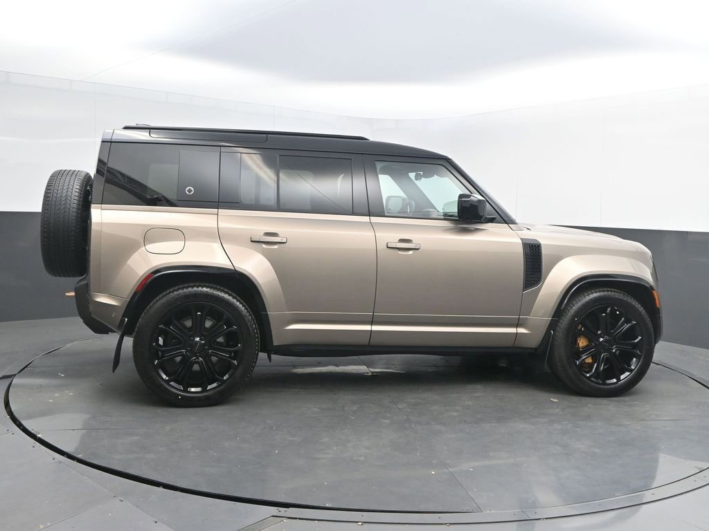New 2026 Land Rover Defender 110 OCTA AWD/4WD image 8