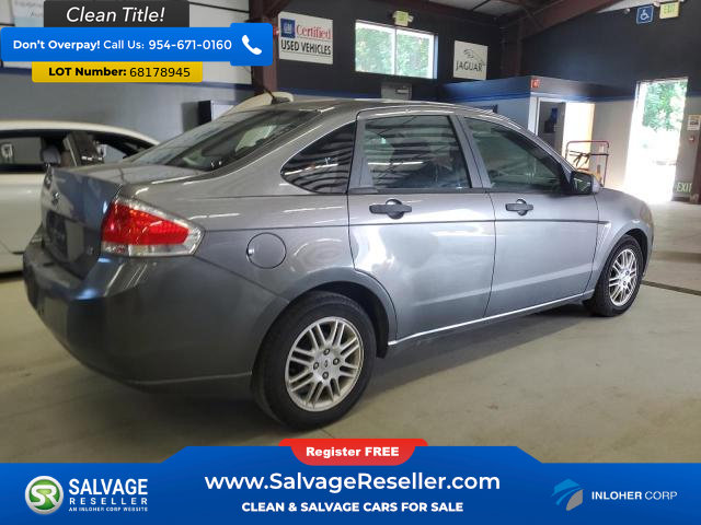 Used 2010 Ford Focus SE image 4