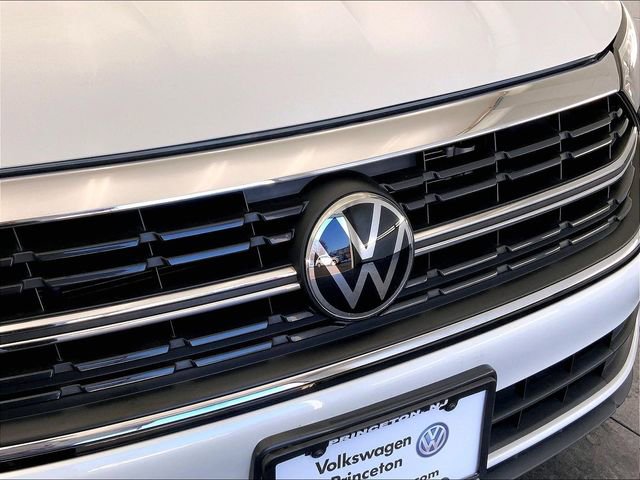 Used 2023 Volkswagen Jetta SE w/ Panoramic Sunroof Package image 30