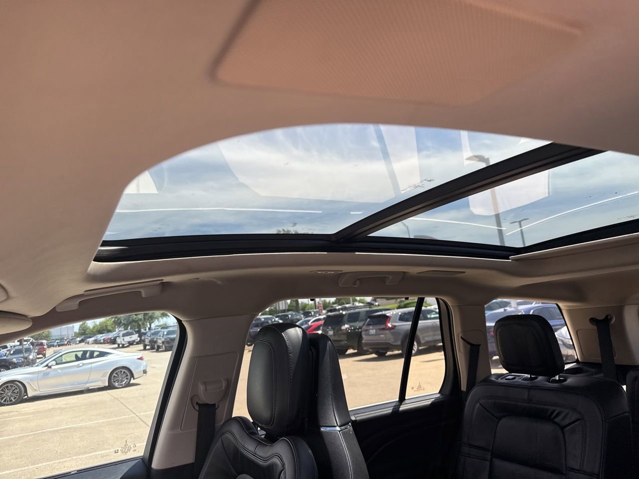 Used 2023 Lincoln Aviator Reserve w/ Equipment Group 201A RWD image 8