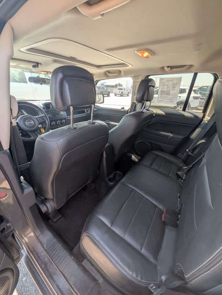Used 2015 Jeep Patriot High Altitude AWD/4WD image 25