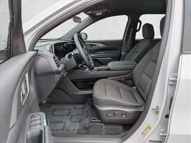 Used 2026 Chevrolet Traverse LT FWD image 16