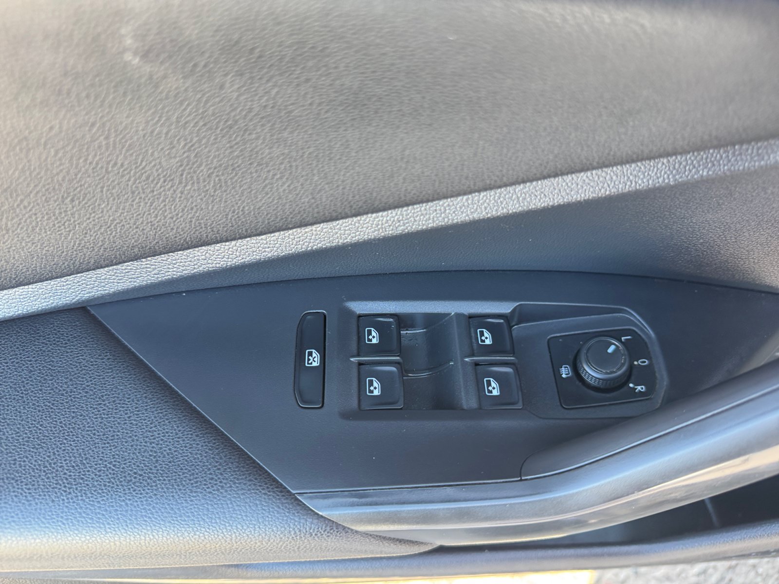Used 2020 Volkswagen Jetta R-Line FWD image 20
