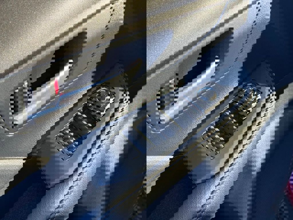 Used 2025 Toyota Grand Highlander FWD image 23