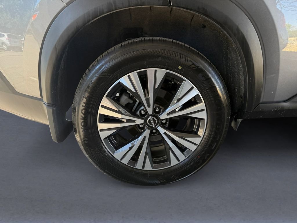 Used 2023 Nissan Rogue SV AWD/4WD image 14