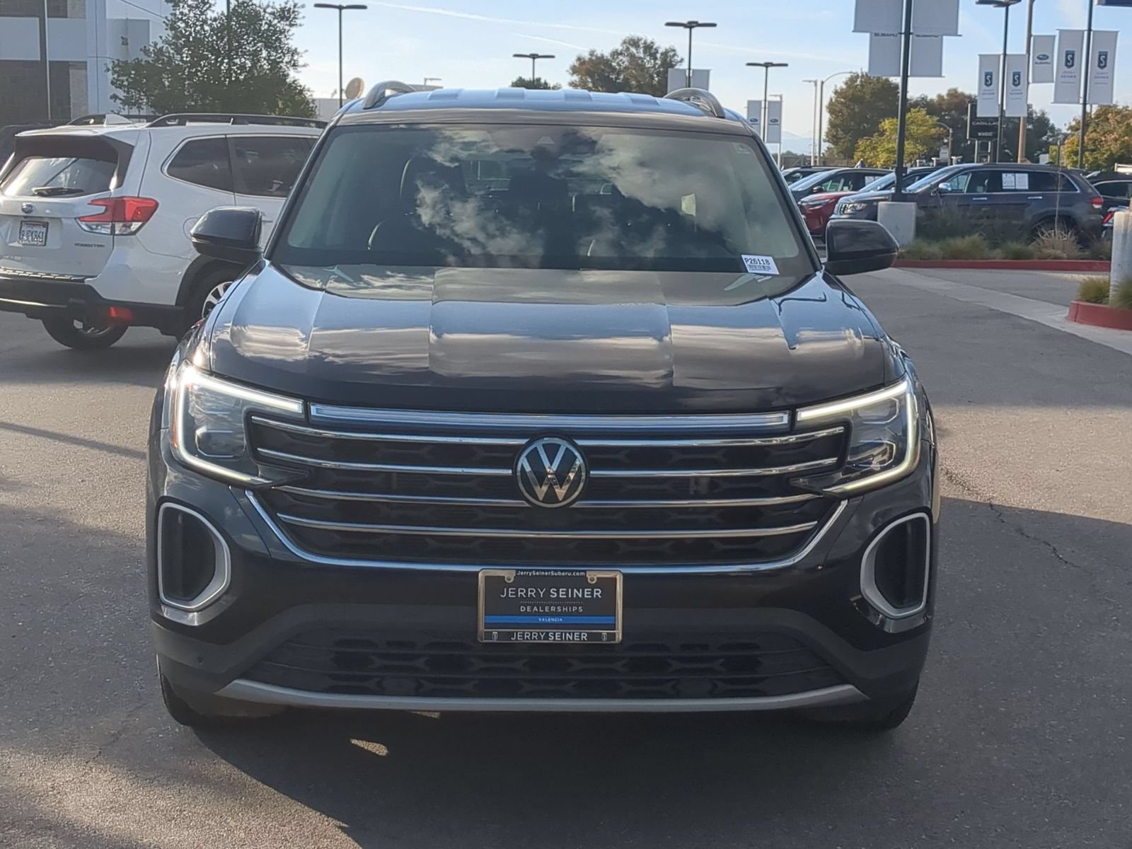 Used 2024 Volkswagen Atlas SE FWD image 8