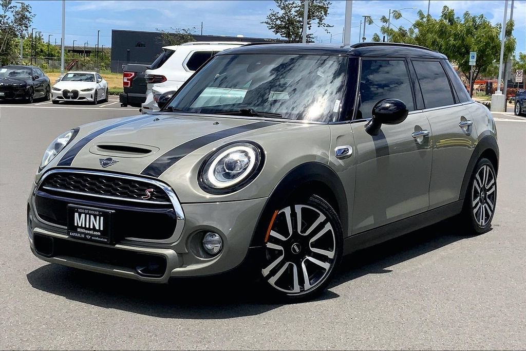 Used 2019 MINI Cooper S w/ Signature Upholstery Package FWD image 2