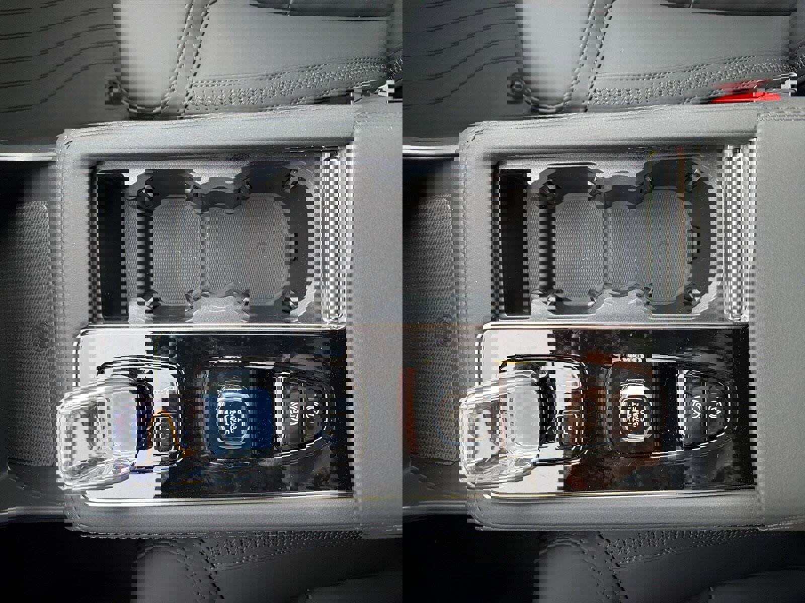 New 2026 Volvo XC90 B5 Core w/ Protection Package Premier image 27