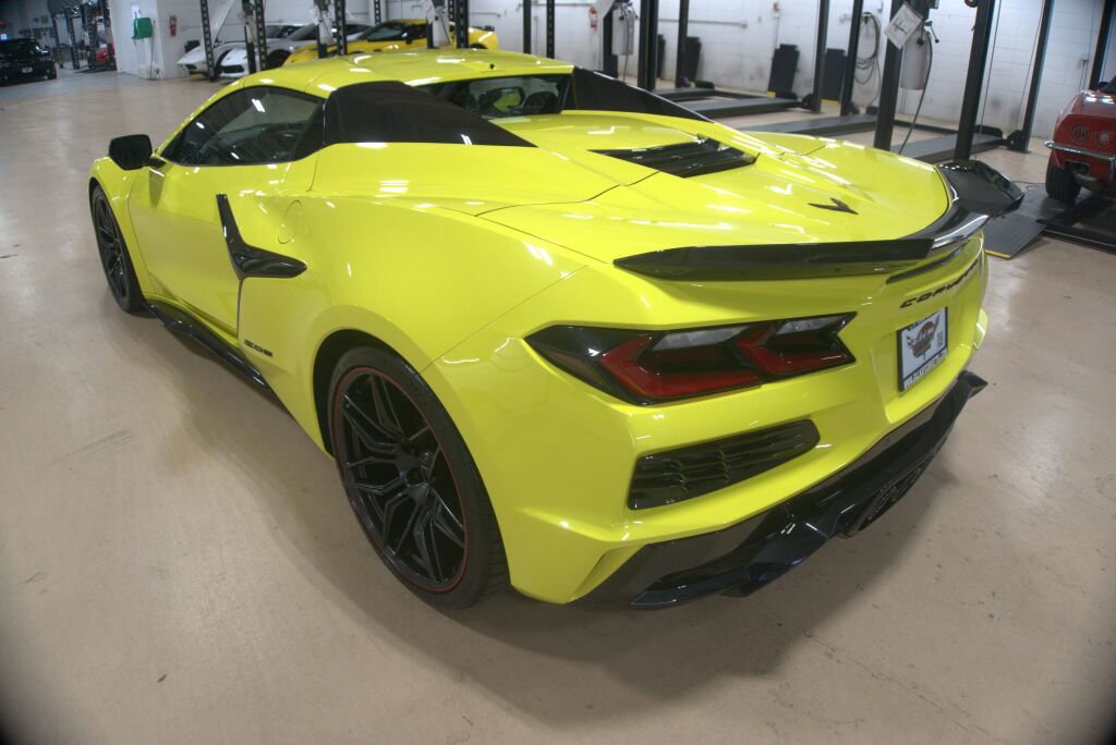 Used 2024 Chevrolet Corvette Z06 image 3