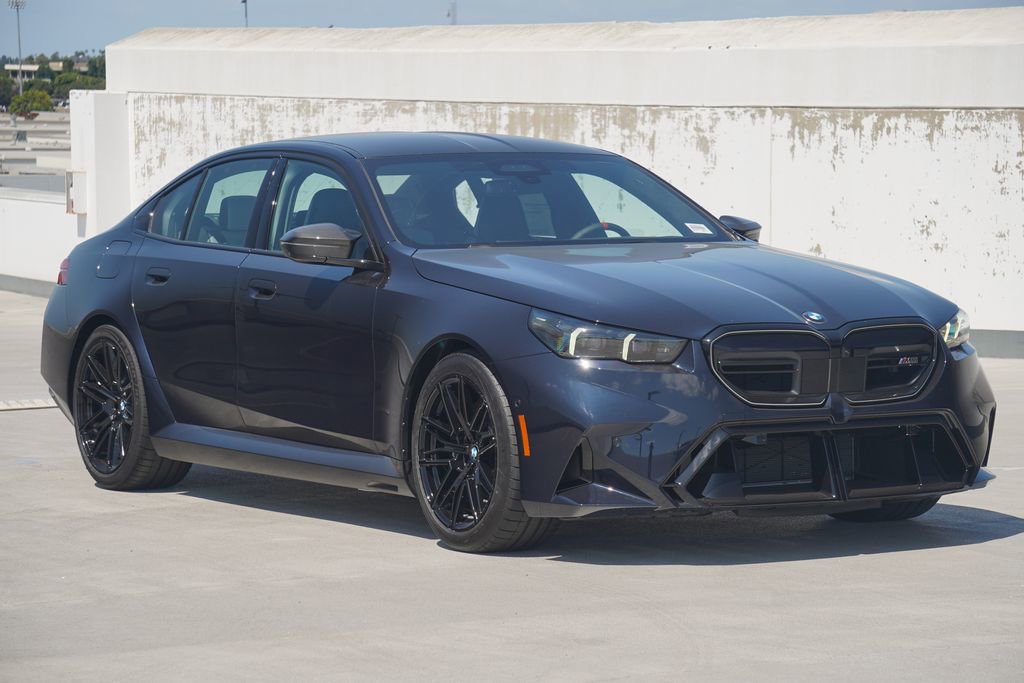 New 2026 BMW M5 w/ Carbon Package image 3