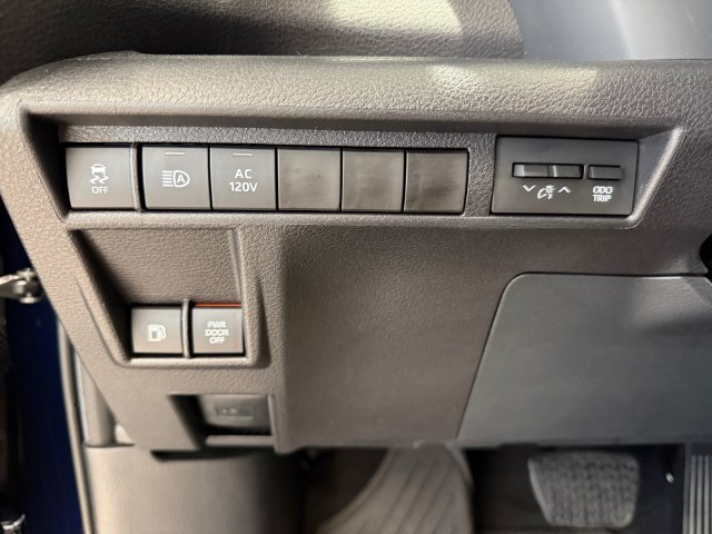 Certified 2026 Toyota Sienna XSE FWD image 26