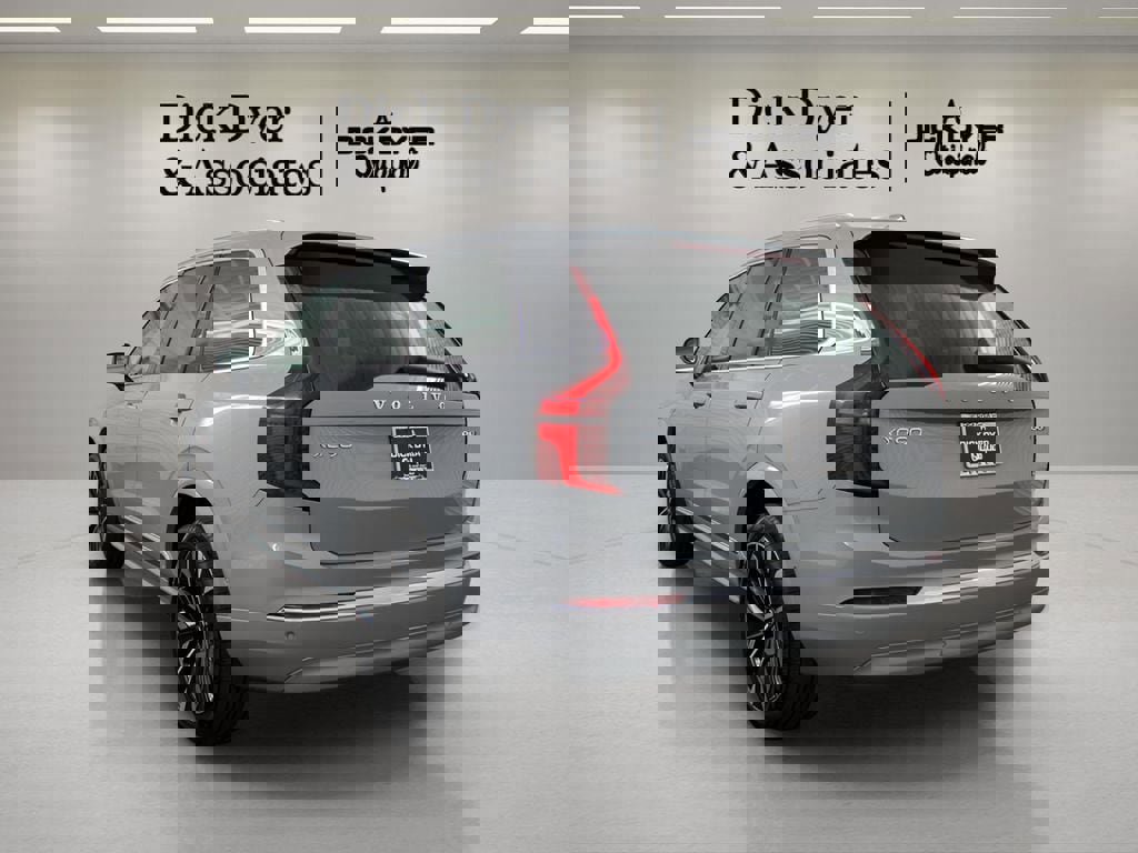 New 2026 Volvo XC90 B6 Ultra w/ Protection Package image 5