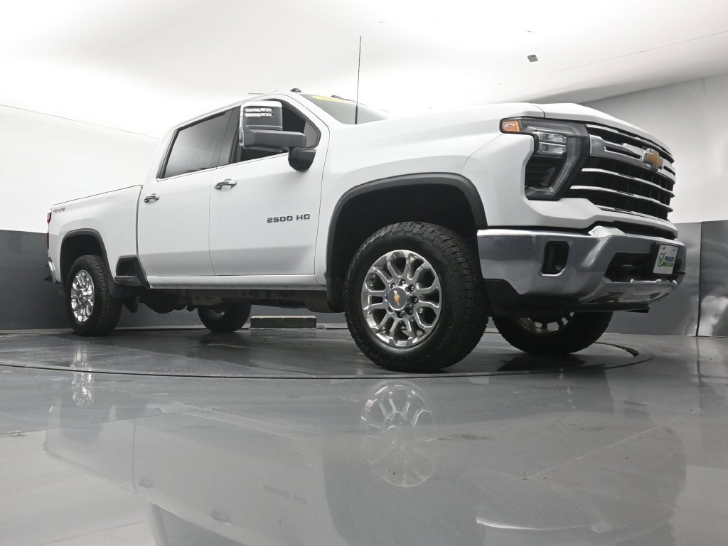 Used 2025 Chevrolet Silverado 2500 LTZ AWD/4WD image 26