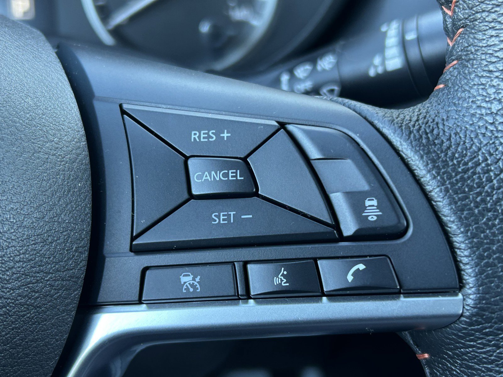 Used 2023 Nissan Versa SR w/ Trunk Package image 21