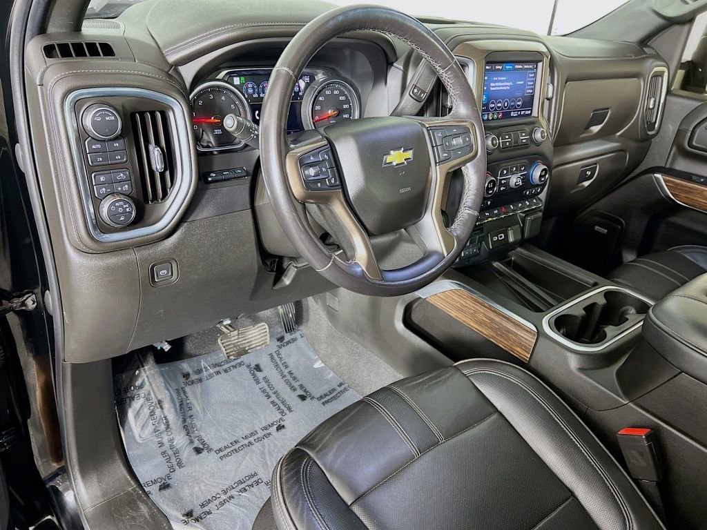 Certified 2022 Chevrolet Silverado 2500 High Country w/ LPO, Dark Essentials Package image 9
