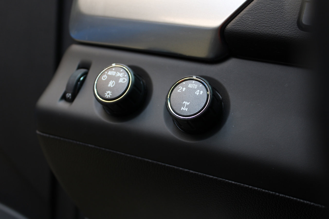 Used 2015 Chevrolet Tahoe LTZ image 30