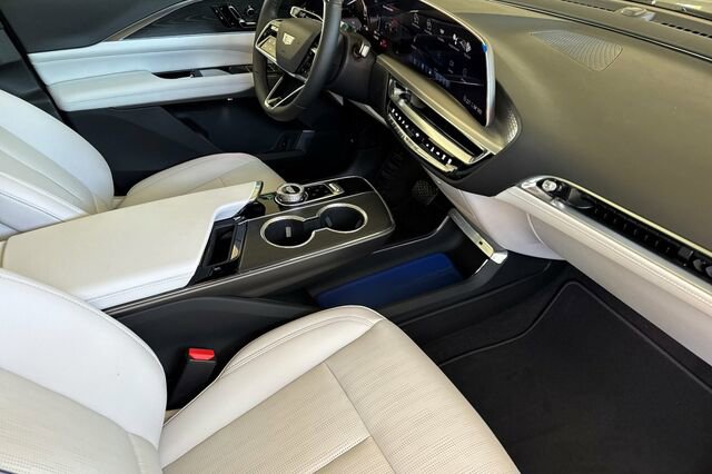 New 2026 Cadillac Lyriq Sport w/ LPO, Floor Liner Package image 16