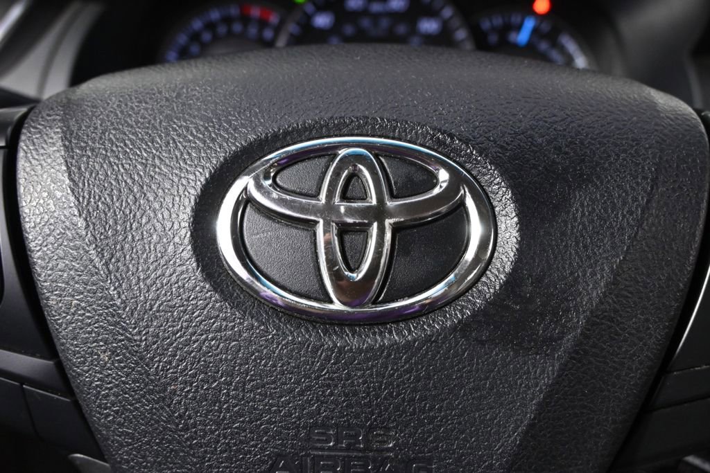 Used 2015 Toyota Camry LE image 33