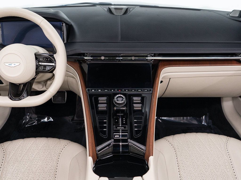 Used 2024 Aston Martin DB12 Convertible RWD image 31