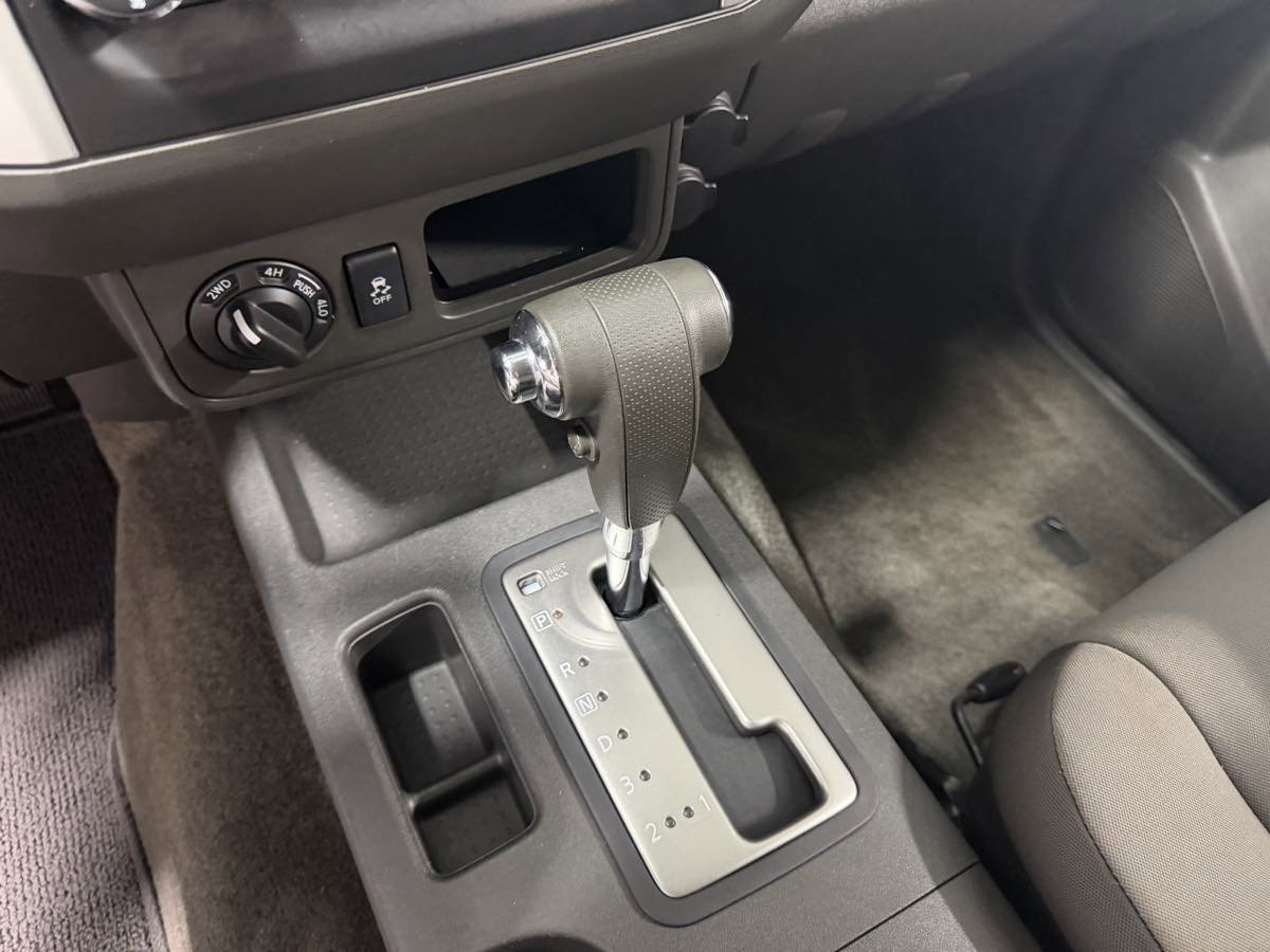 Used 2013 Nissan Xterra S AWD/4WD image 18