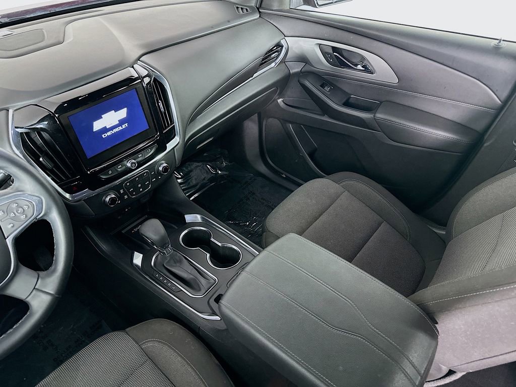 Used 2023 Chevrolet Traverse LT image 32