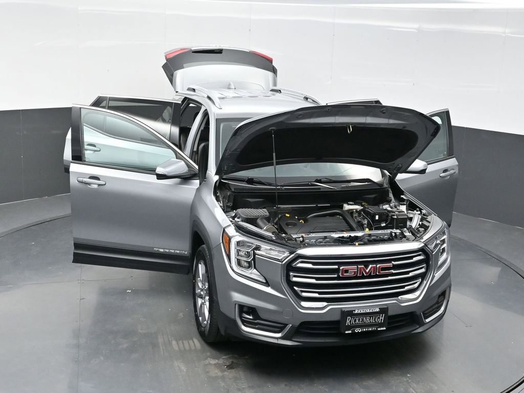 Used 2024 GMC Terrain SLT image 37