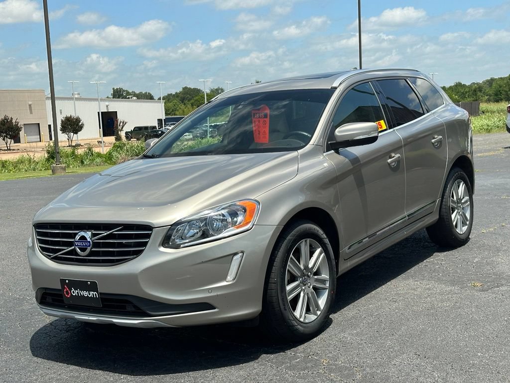 Used 2016 Volvo XC60 T5 Premier w/ Inscription Package FWD image 3