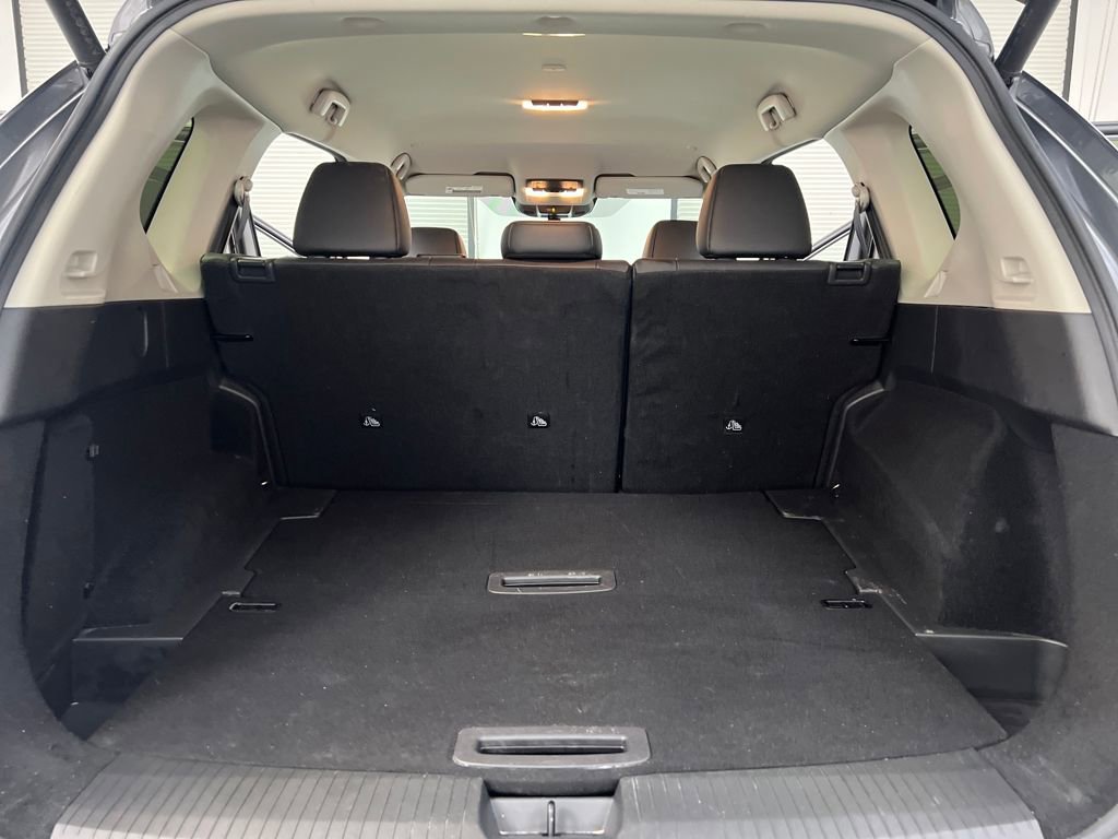 Used 2025 Nissan Rogue SL image 27