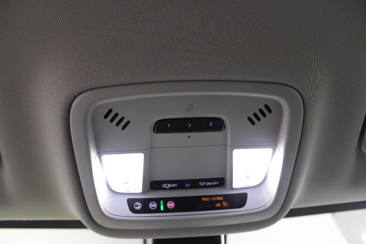 Used 2020 Chevrolet Traverse LT w/ LT Premium Package AWD/4WD image 45