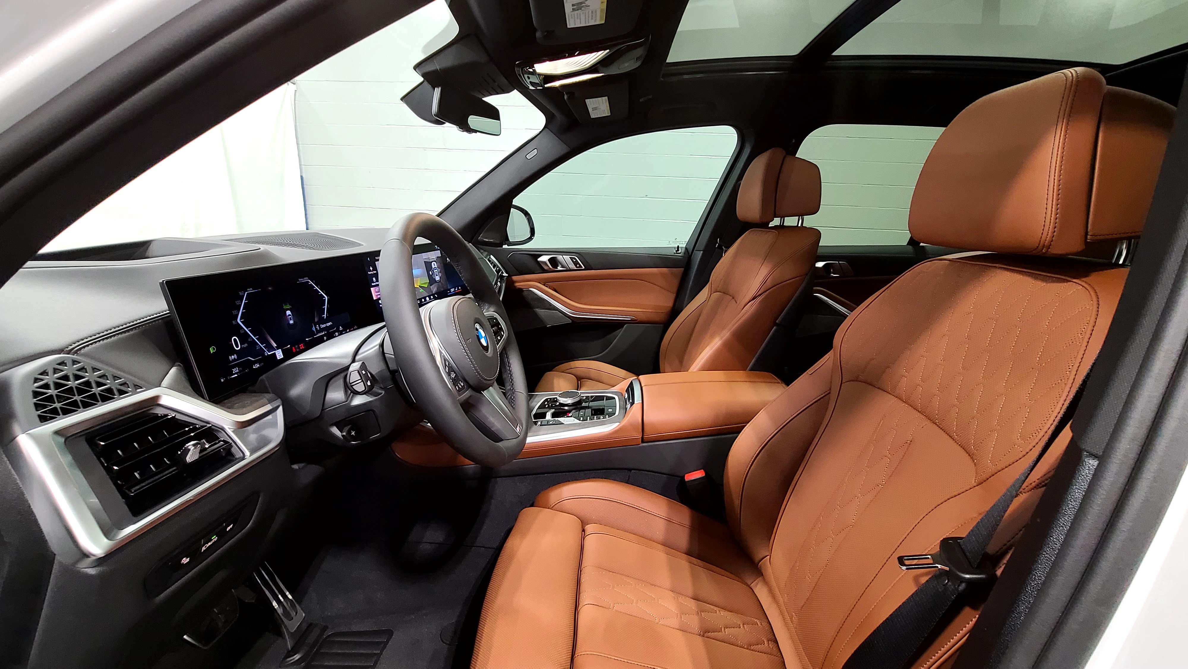 Used 2026 BMW X5 xDrive40i w/ M Sport Package AWD/4WD image 12