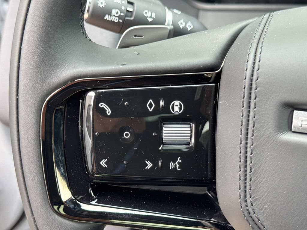 New 2026 Land Rover Range Rover Velar S AWD/4WD image 28