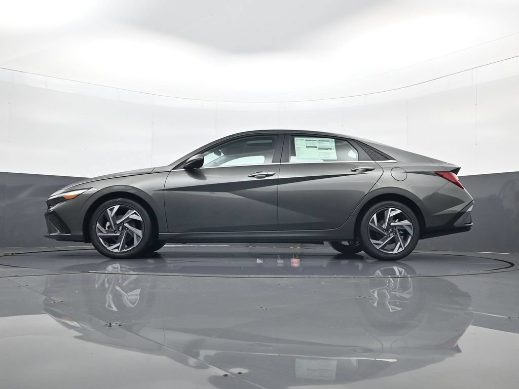 New 2026 Hyundai Elantra Limited FWD image 28