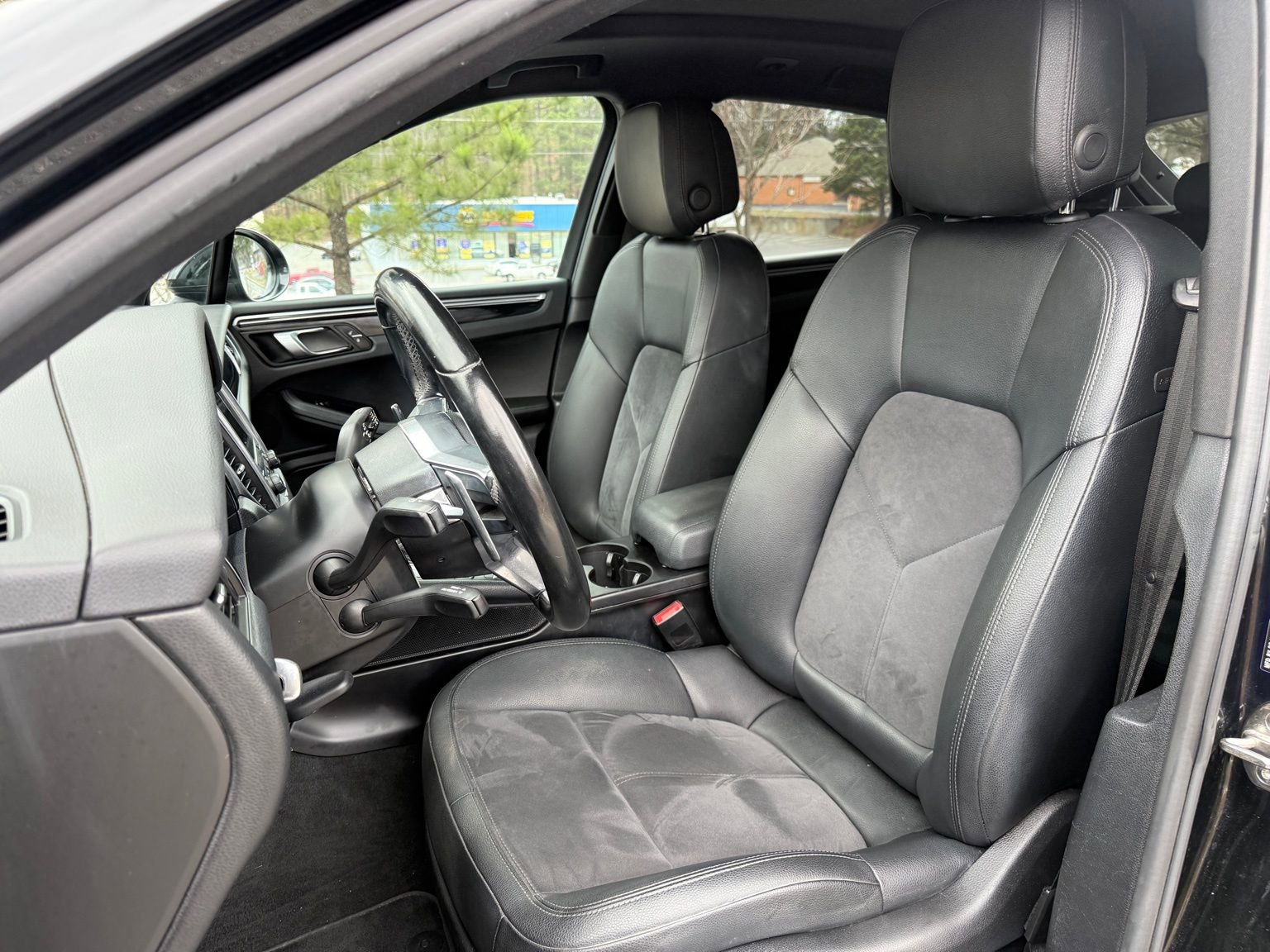 Used 2018 Porsche Macan Sport Edition image 35