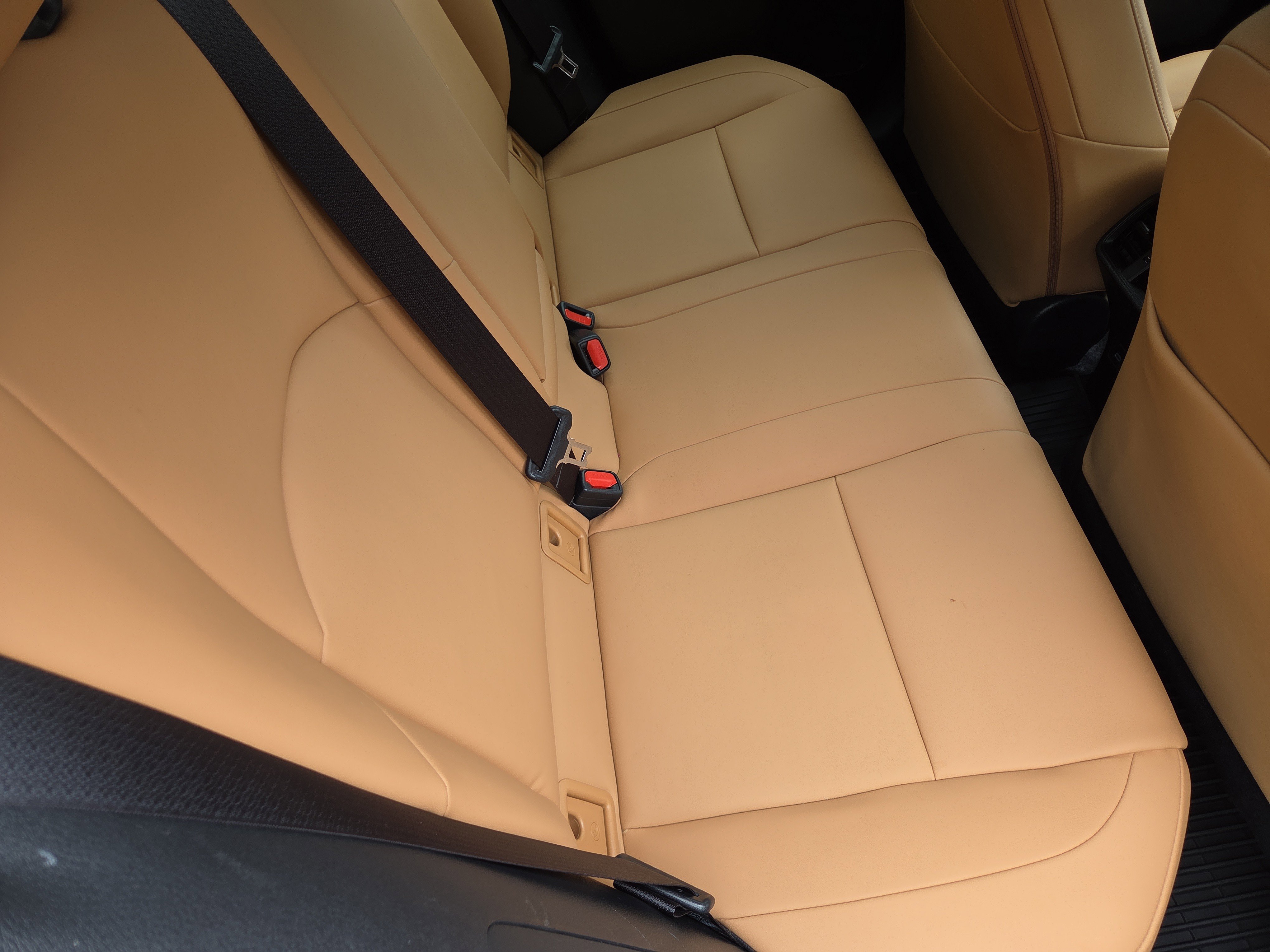 Used 2024 Lexus UX 250h AWD w/ Premium Package image 16