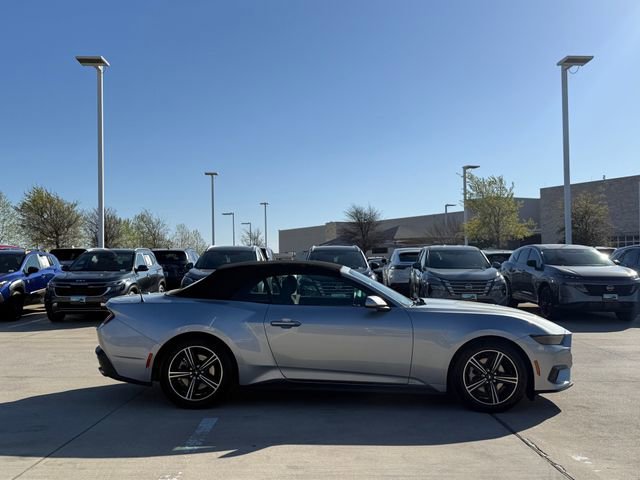 Used 2025 Ford Mustang EcoBoost image 5
