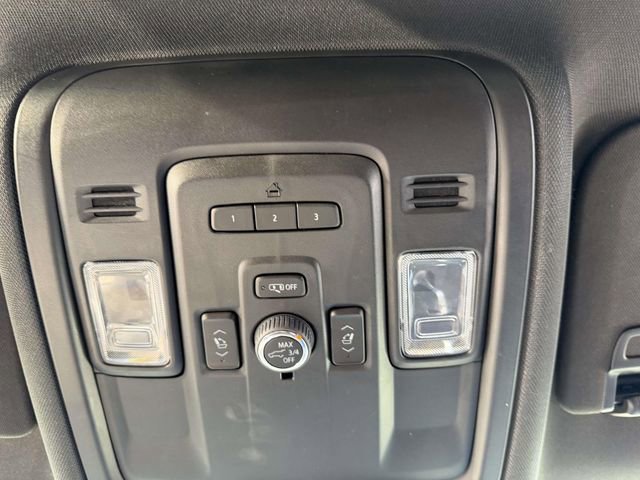 Used 2022 GMC Yukon XL AT4 image 30