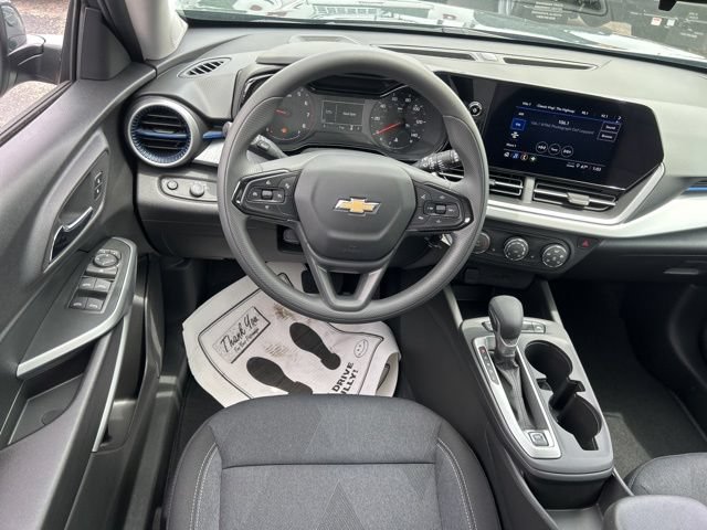 New 2026 Chevrolet Trax LS w/ LS Convenience Package FWD image 26