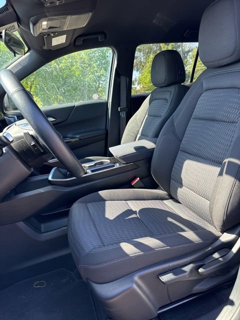 Used 2026 Chevrolet Equinox LT FWD image 9