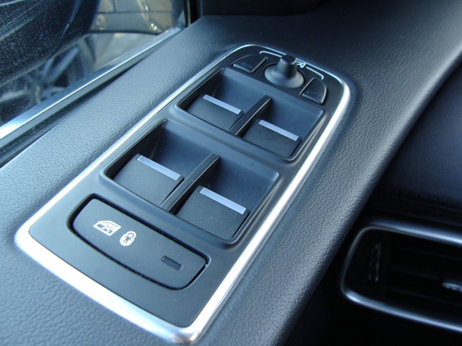 Used 2020 Jaguar F-PACE Prestige image 35