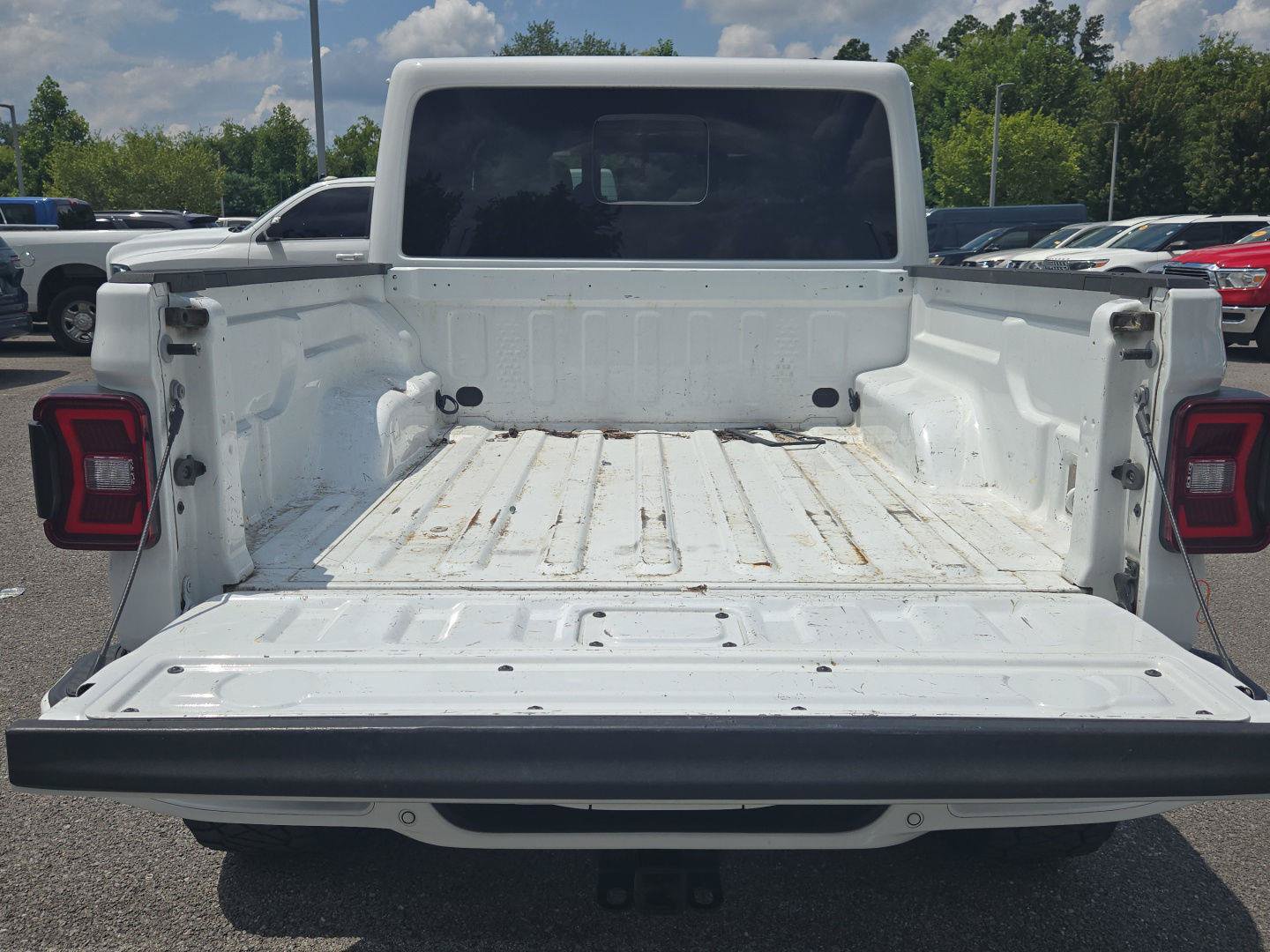 Used 2022 Jeep Gladiator Overland AWD/4WD image 14