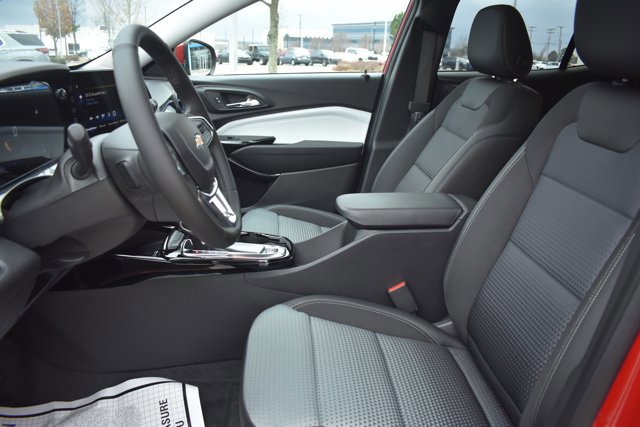 New 2026 Chevrolet Trax LT w/ Sunroof Package image 14