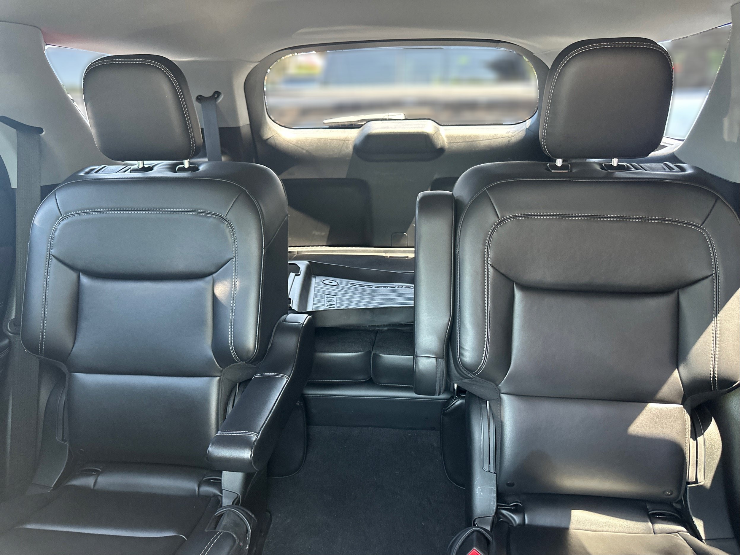 Used 2023 Ford Explorer XLT w/ Equipment Group 202A AWD/4WD image 16