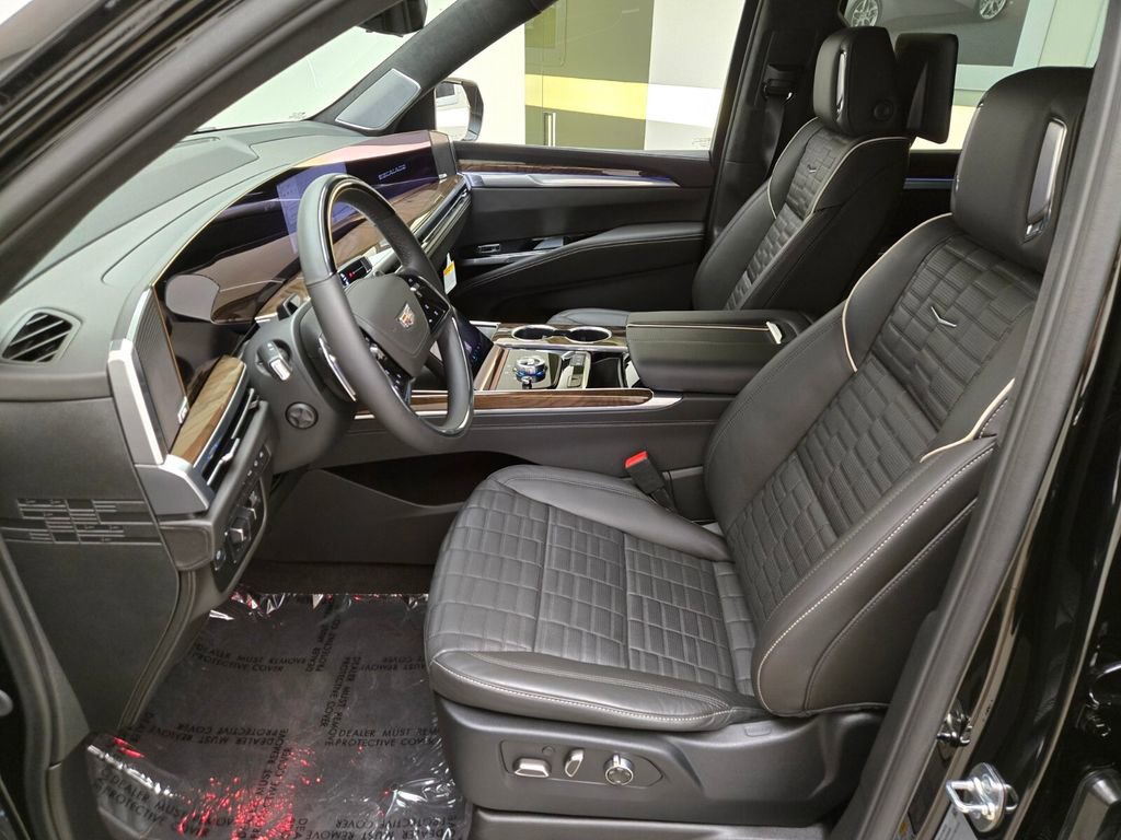 Used 2025 Cadillac Escalade ESV Sport Platinum AWD/4WD image 17