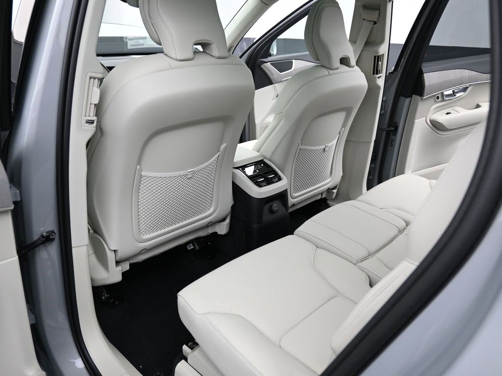 New 2025 Volvo XC90 T8 Plus w/ Protection Package Premier image 34