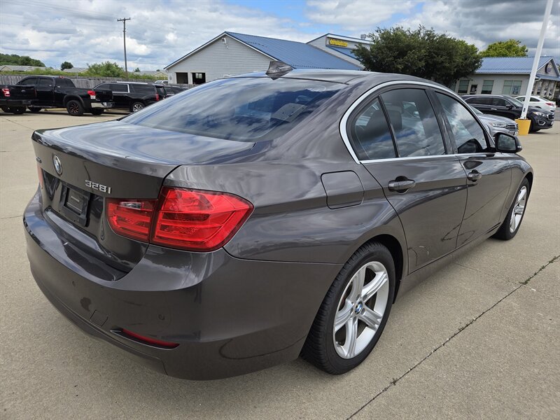 Used 2015 BMW 328i xDrive Sedan AWD/4WD image 3