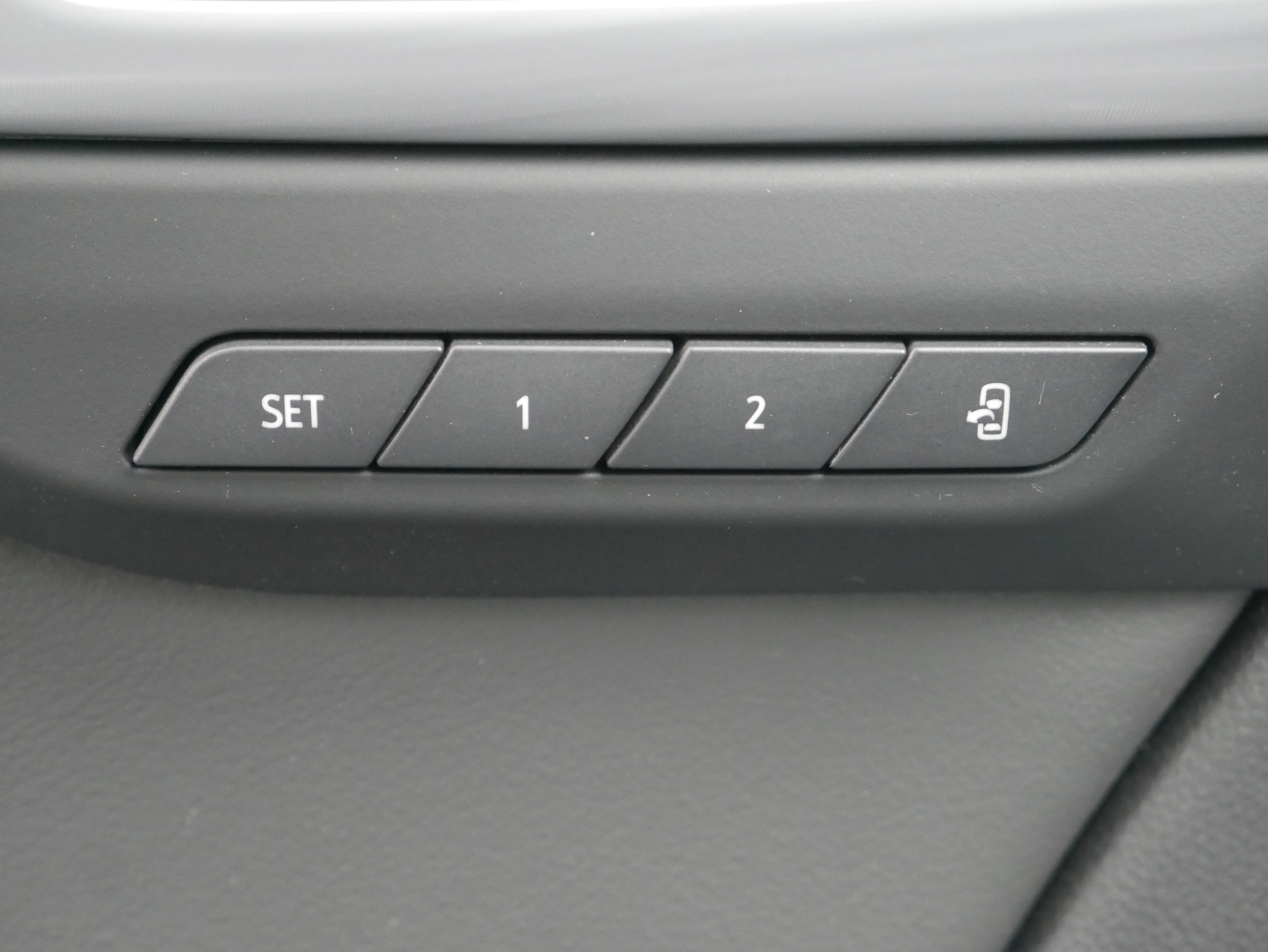 Certified 2024 Buick Envision Avenir image 27